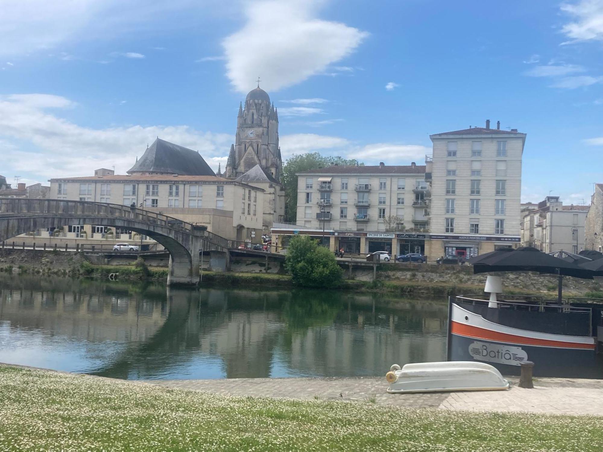 Les Ganivelles Daire Saint-Dizant-du-Gua Dış mekan fotoğraf